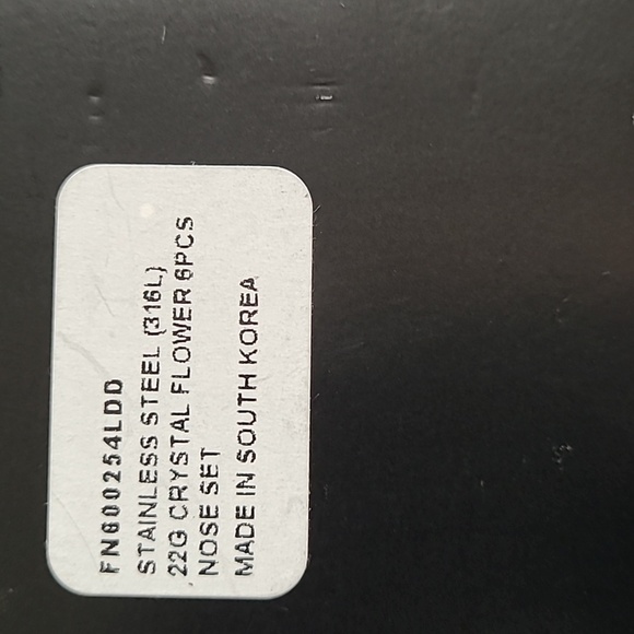 Body Jewelry Stainless Steel 22G Crystal Flower 6pcs Nose Set Black Pink Silver - Picture 3 of 6